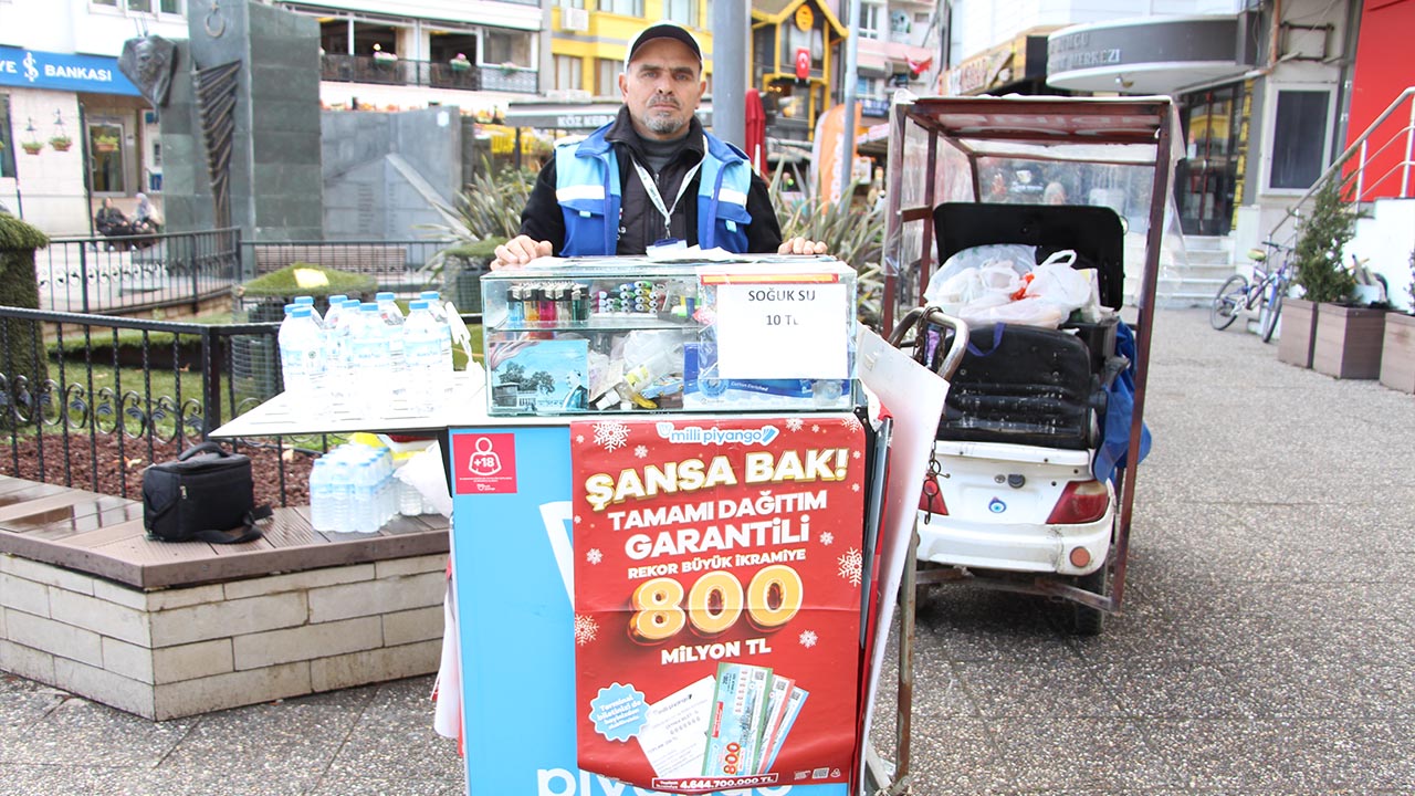 Yalova Milli Piyango Ilk Tek Gezici Bayi Yilbasi Cekilis Ceyrek Yarım Tam Bilet Satis (3)