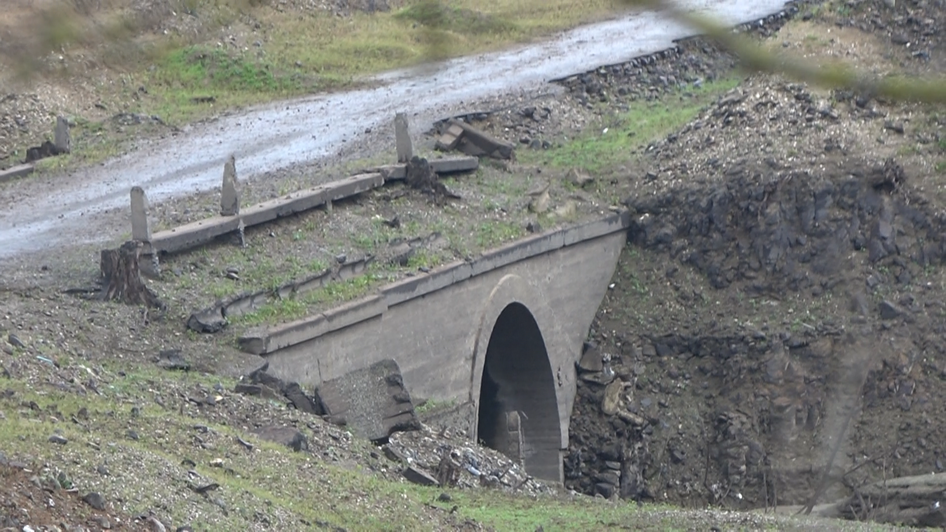 Yalova Termal Gokce Baraji Su Seviye Dip Tarihi Kalintilar Yol (3)
