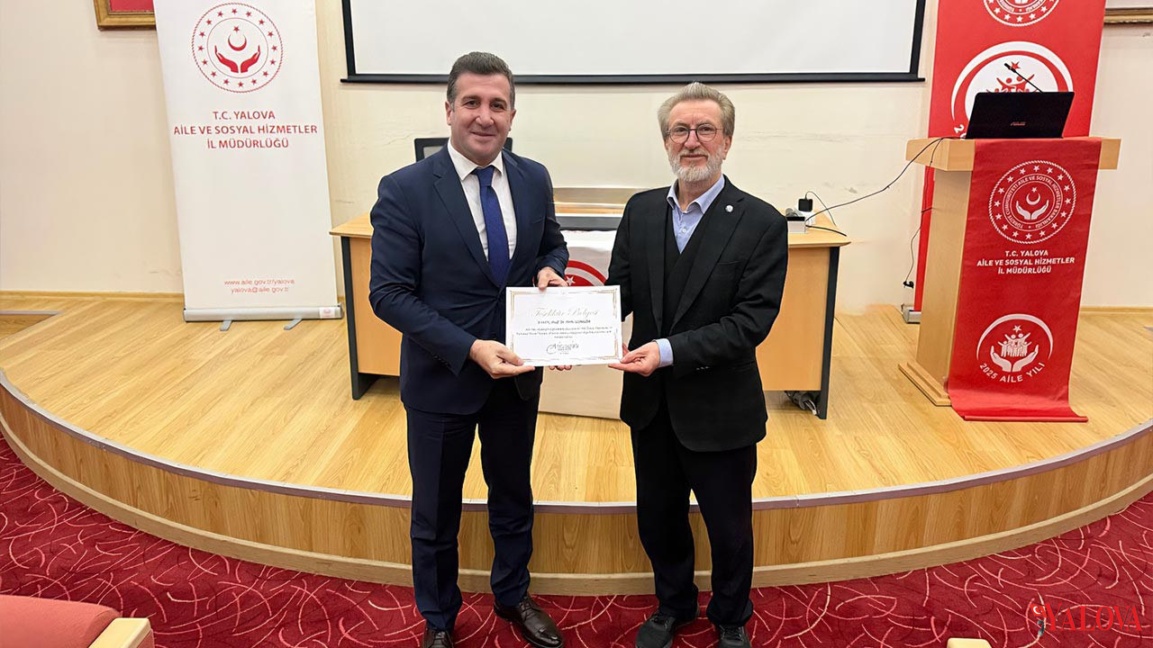 Yalova’da “Aile Dayanışması Ve Toplumsal Huzur” Söyleşisi Gerçekleştirildi (1)