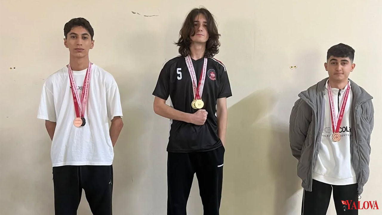 Altınova’nın Bileği Bükülmüyor! (1)