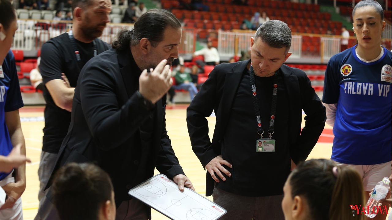 Bizim Kızlar İyi Başladı Kötü Bitirdi (2)