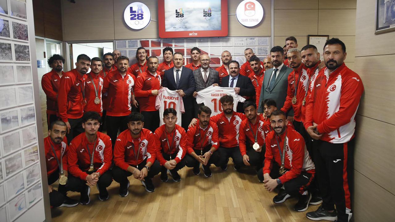 Olimpiyat Şampiyonu Yıldızlarımız Erdoğan’ın Huzuruna Çıktı (5)