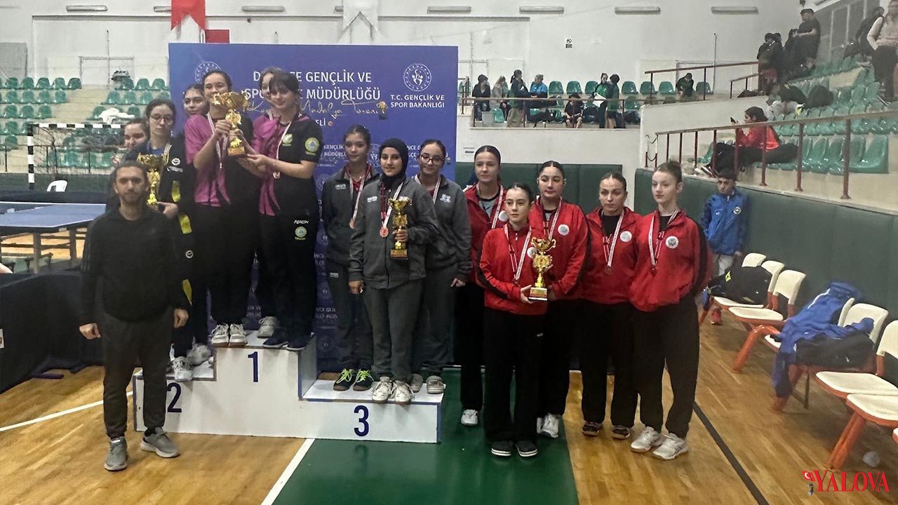 Yalova Beledi̇yespor Masa Teni̇si̇nde Bölge 3.’Lüğü Elde Etti̇ (1)