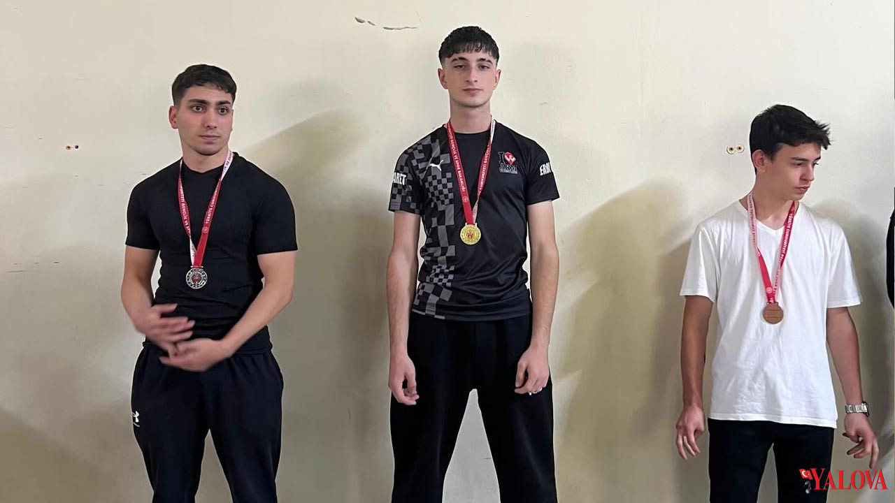 Yalova Birey Okulları Öğrencilerinden Bilek Güreşinde Çifte Şampiyonluk (2)