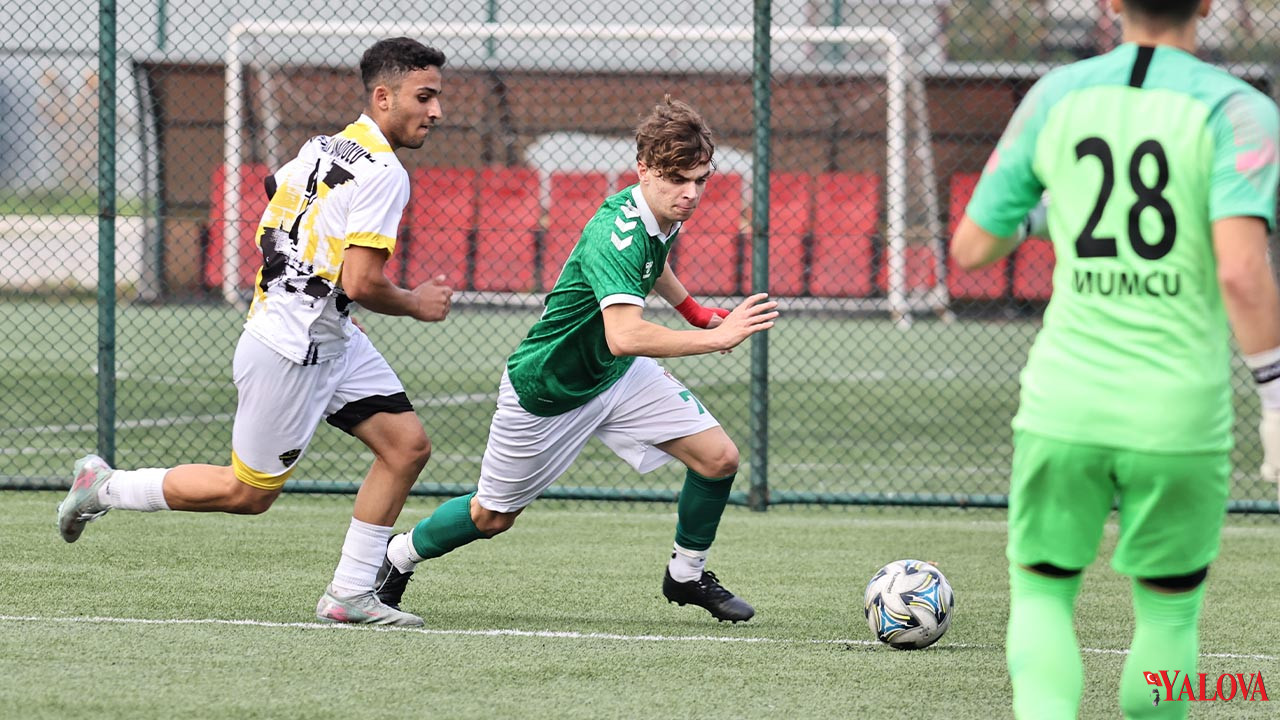 Yalova Fk’nın Gençleri Beylerbeyi’ni Ağırlıyor (1)