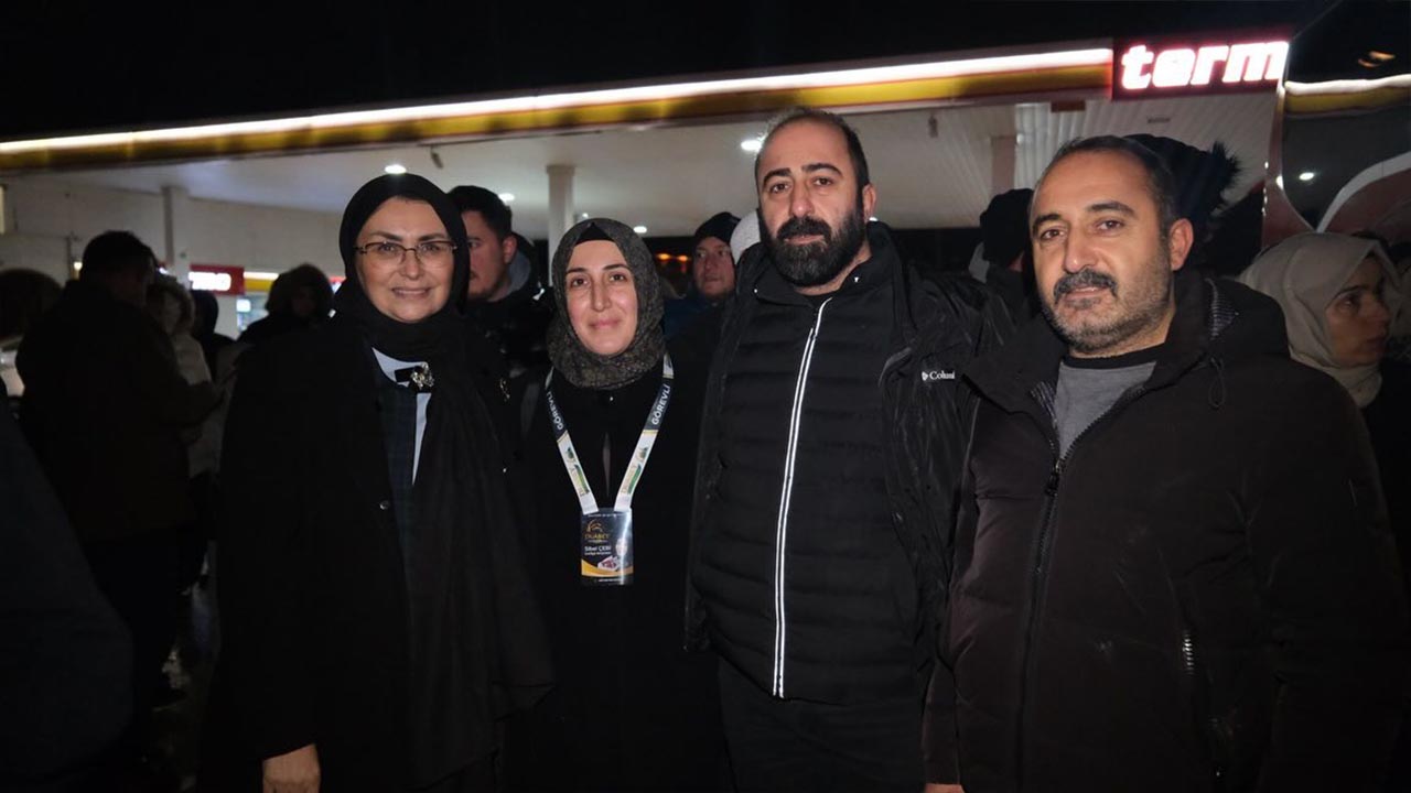 Alt¦ Novaôçödan Umre Yolcular¦ Dualarla Ug¦Åurland¦ (2)