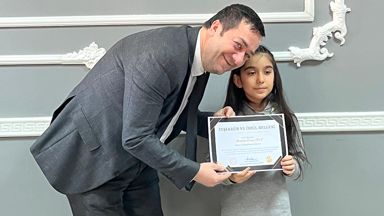 Altınova’nın Şampiyon Öğrencileri Ödüllendirildi (2)