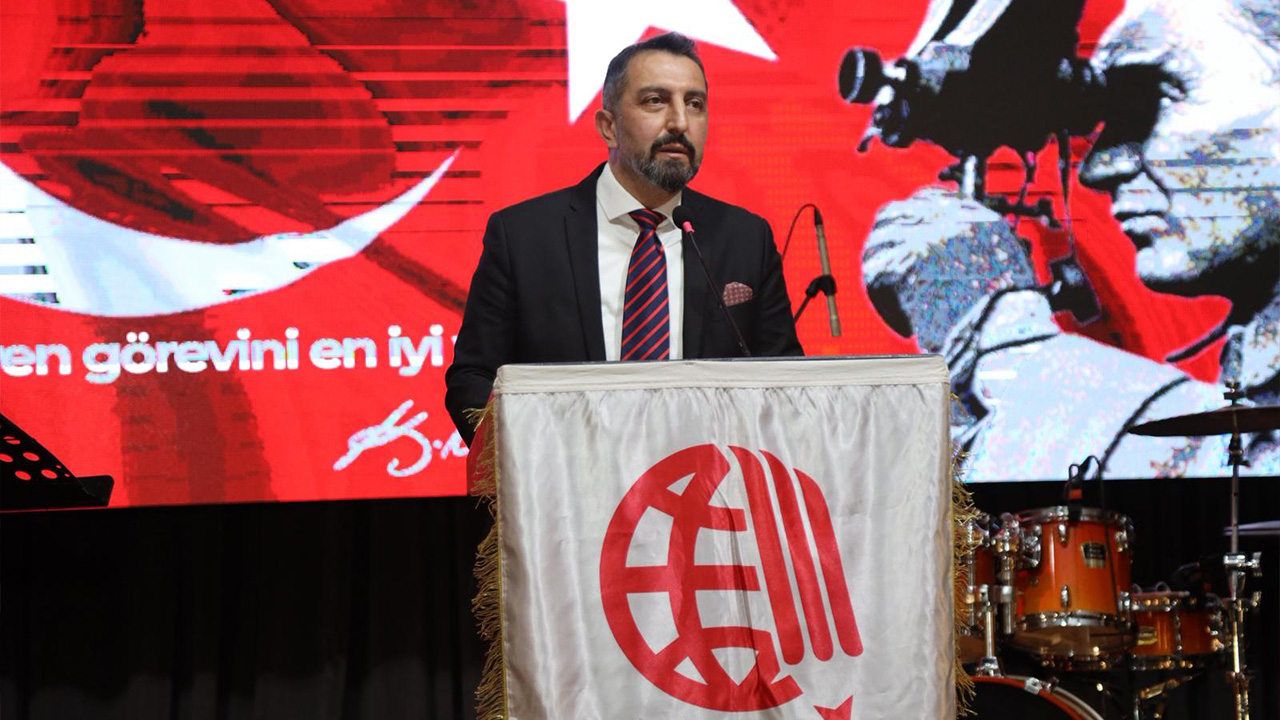 Başkan Yele Meslekte 25. Yıl Onur Plaketi’ni Aldı (1)