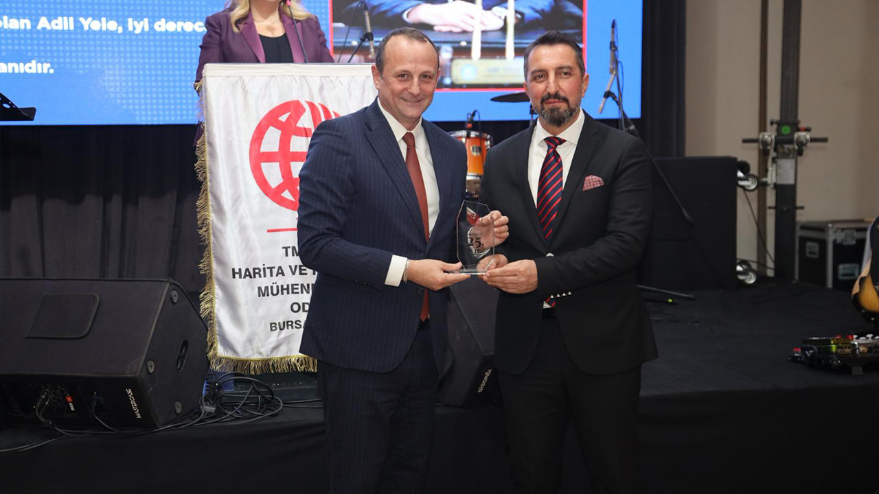 Başkan Yele Meslekte 25. Yıl Onur Plaketi’ni Aldı (3)