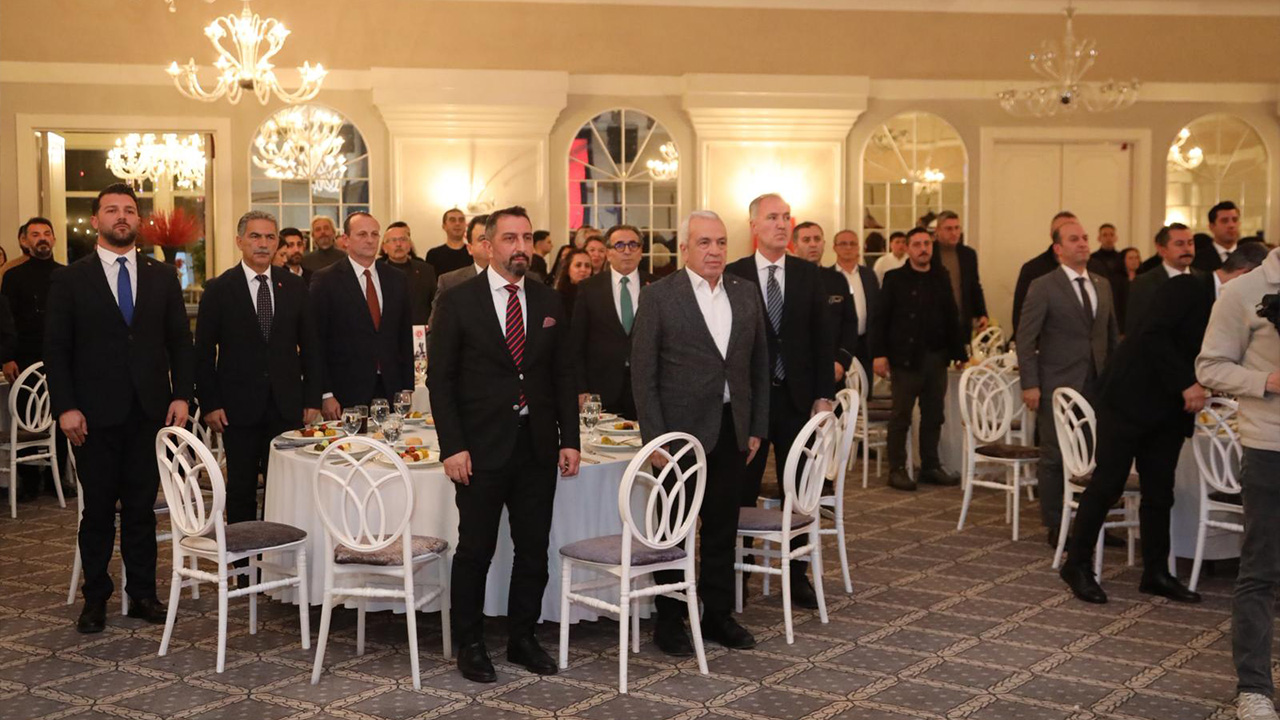 Başkan Yele Meslekte 25. Yıl Onur Plaketi’ni Aldı (4)