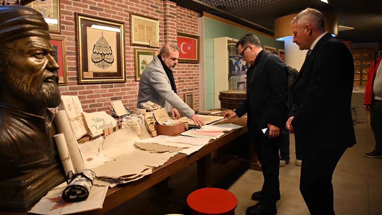 Deniz Zeyrek’ten Kağıt Müzesi’ne Tam Not (2)