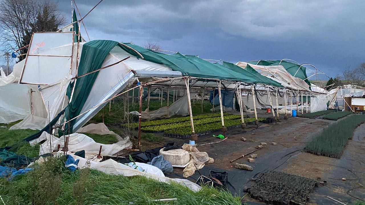 Fırtına Ve Sağanak Yağış Seralara Zarar Verdi (3)