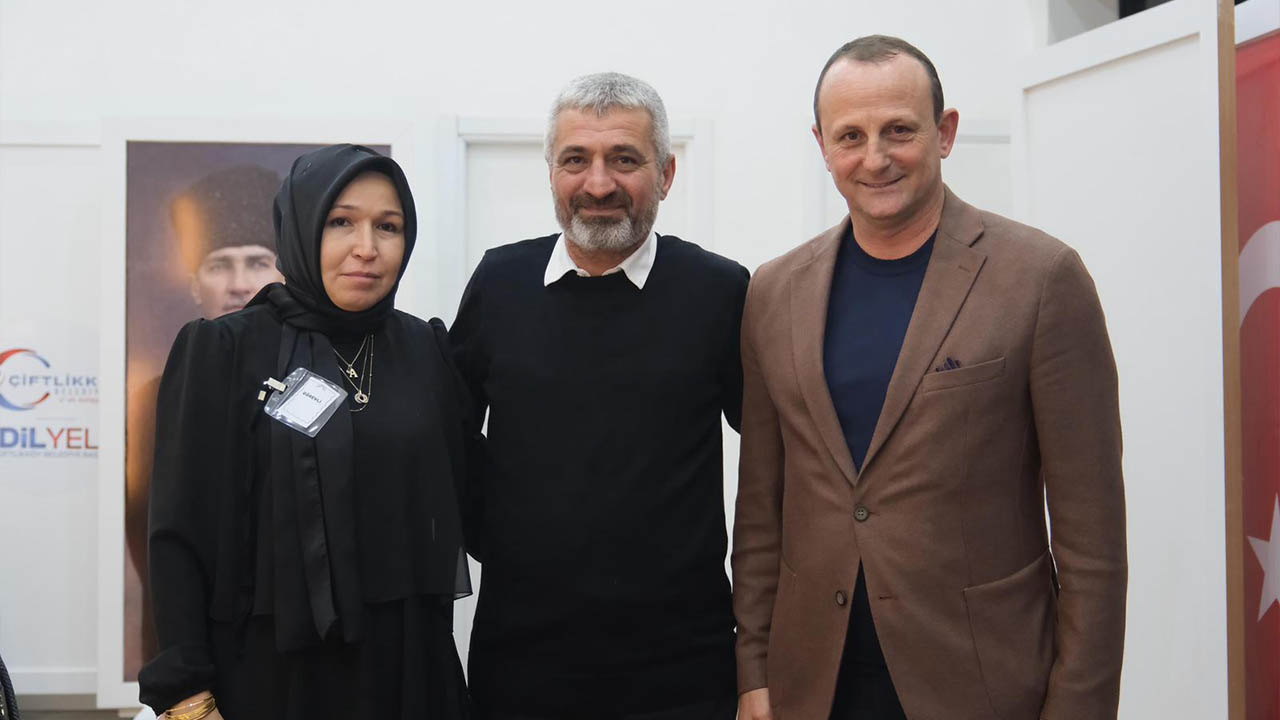 Kadınlar Egemen İçin Kenetlendi Bir Gecede 800 Bin Tl Bağış Toplandı (3)