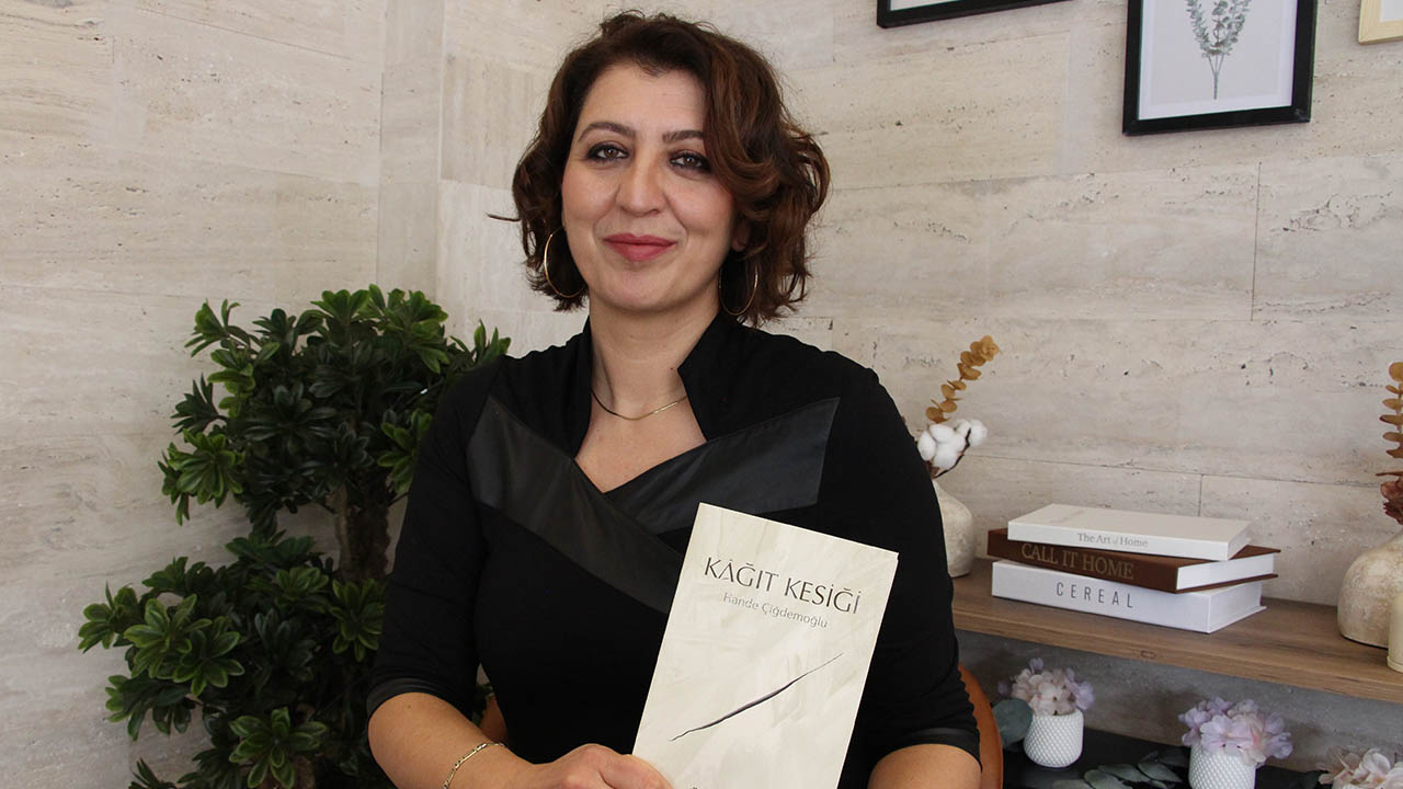 Yalova Ciftlikkoy Yazar Oyku Kitap Inkilap Kitabevi Gogsunun Tam Ortasinda (5)