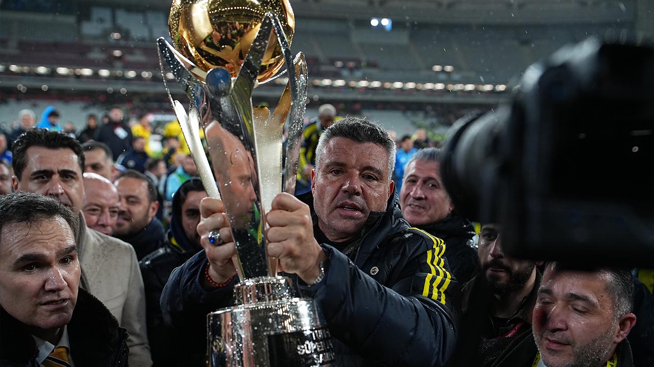 Fenerbahçe, Kupayı Kaldırdı (4)