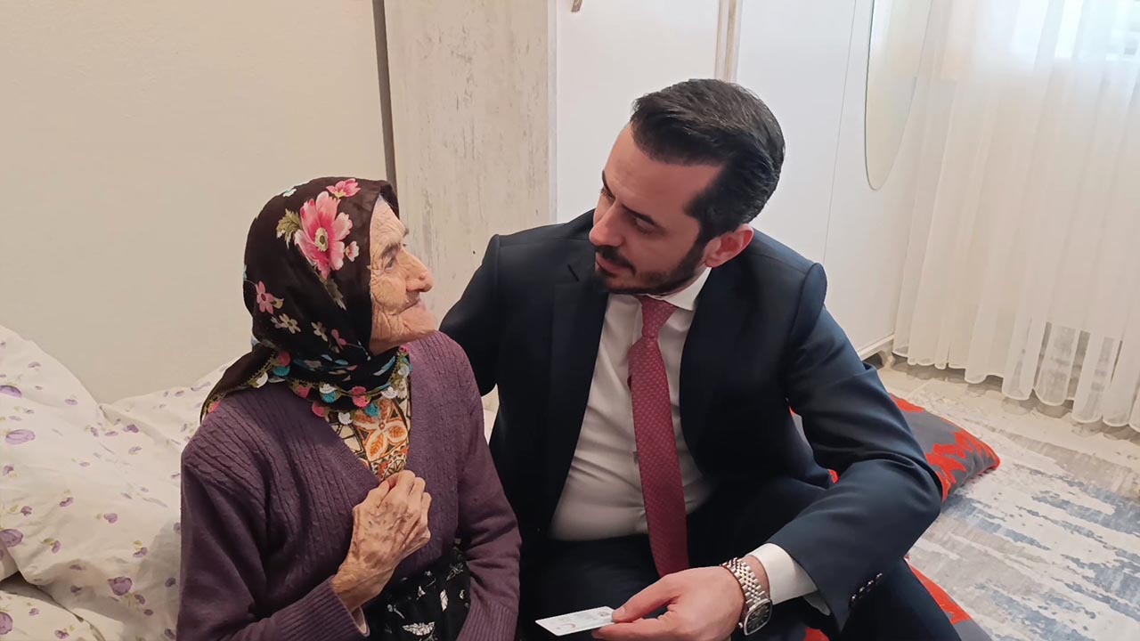 Recep Tayyip Erdoğan Hayranı 121 Yaşındaki Saadet Teyzenin İsteği Yerine Getirildi Haber (3)