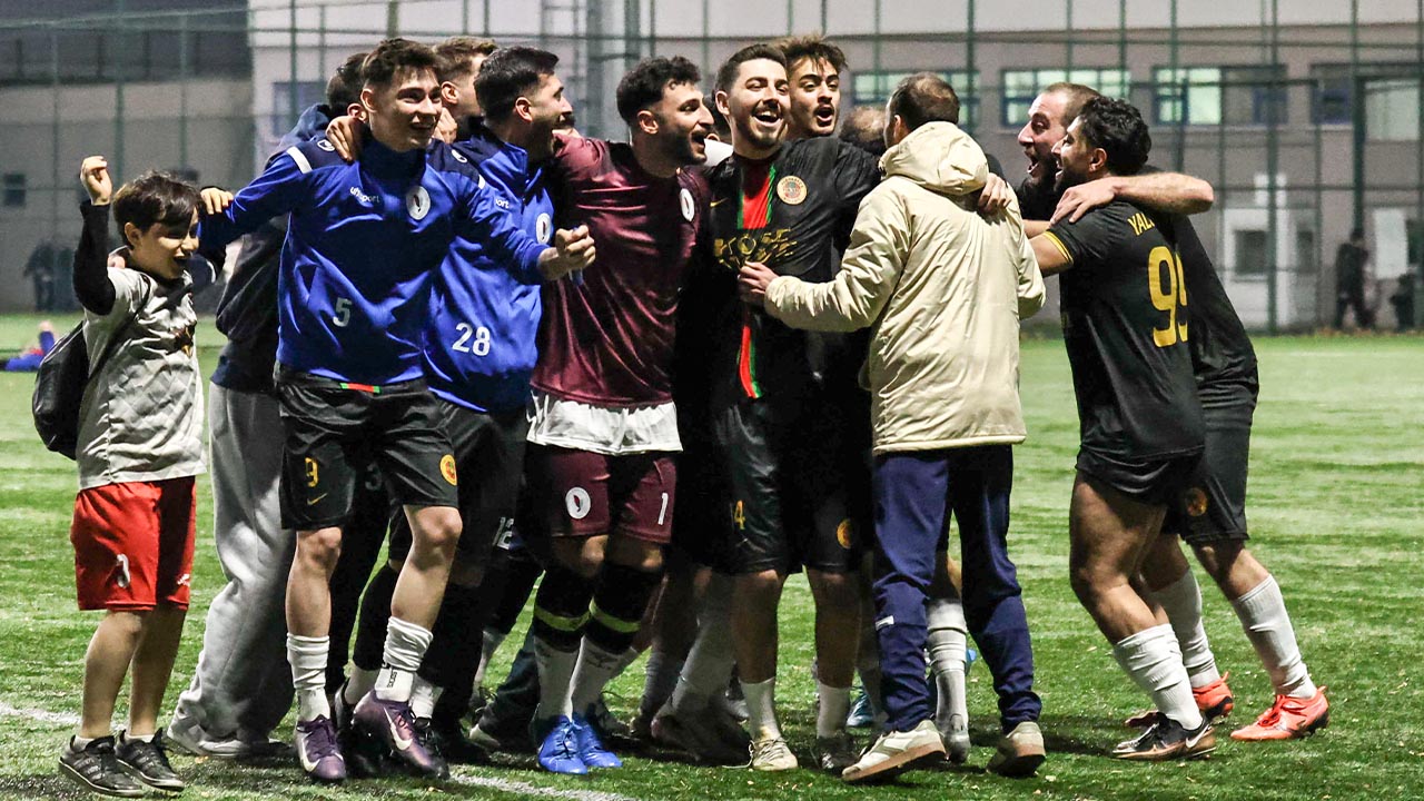 Üniversite’den Nefes Kesen Şampiyonluk (4)