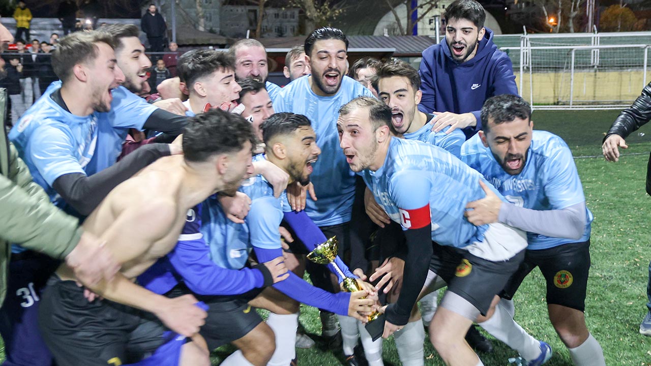 Üniversite’den Nefes Kesen Şampiyonluk (5)