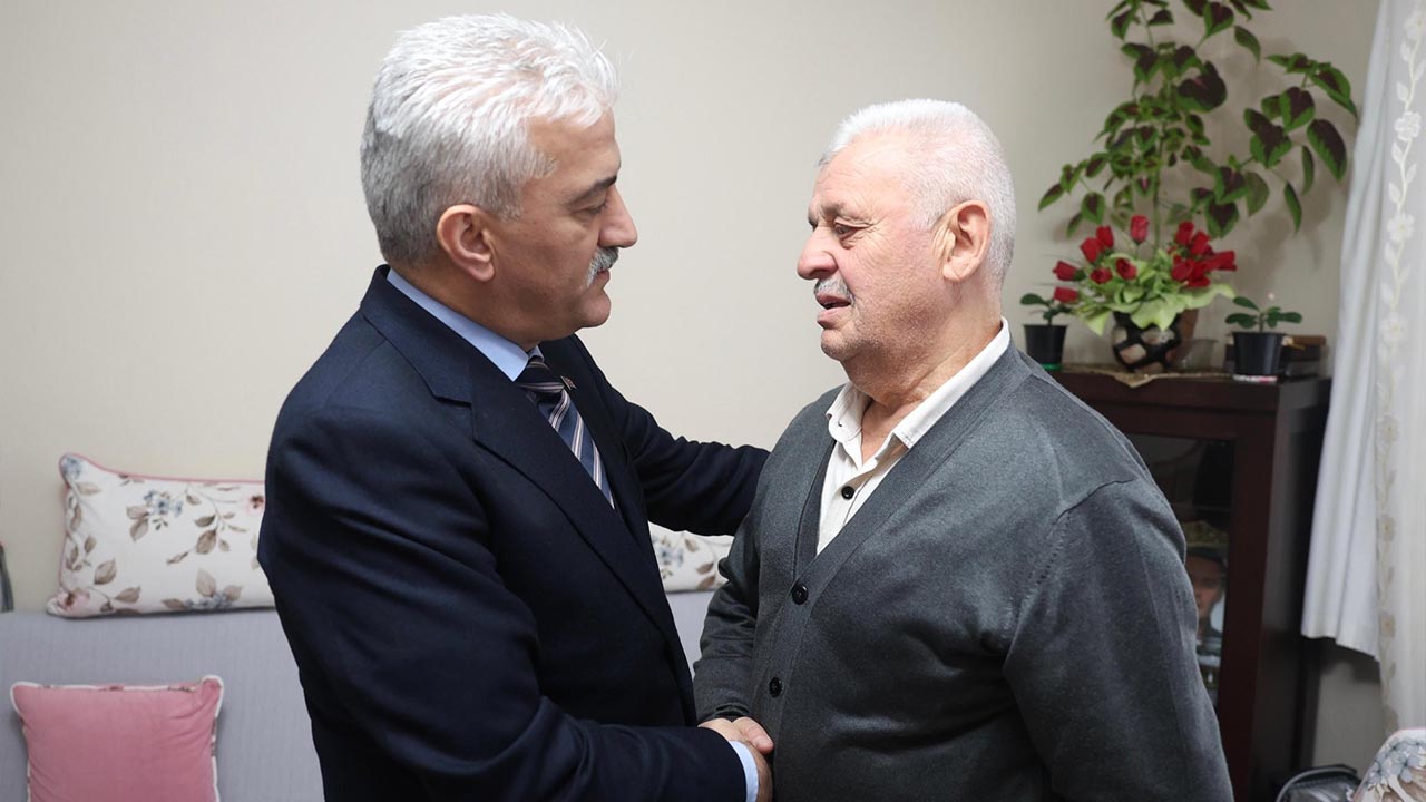 Vali Makas, Yalova’da Şehit Olan Polis Memurunun Ailesini Ziyaret Etti (2)