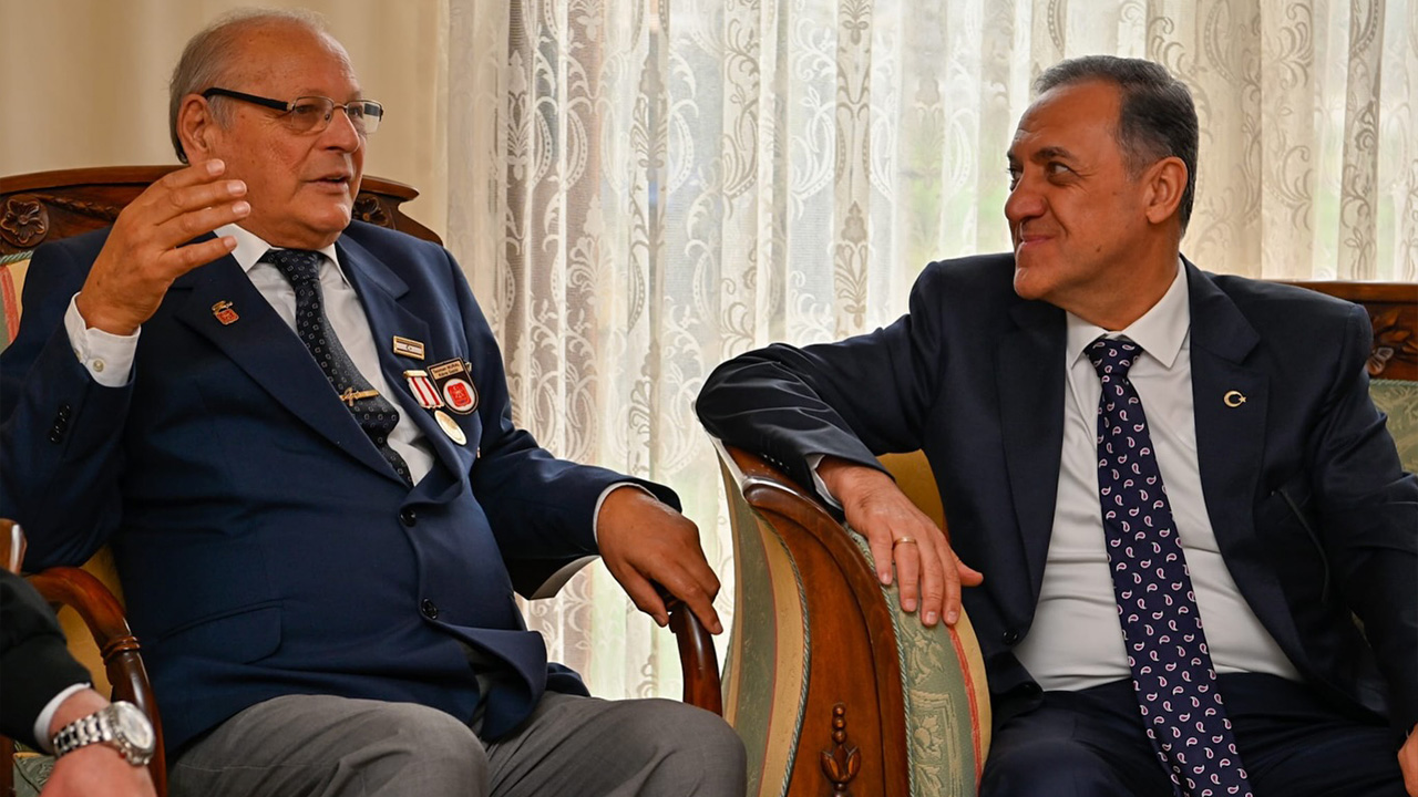 Vali Usta, Şehit Aileleri Ve Gazileri Evlerinde Ziyaret Etti (5)