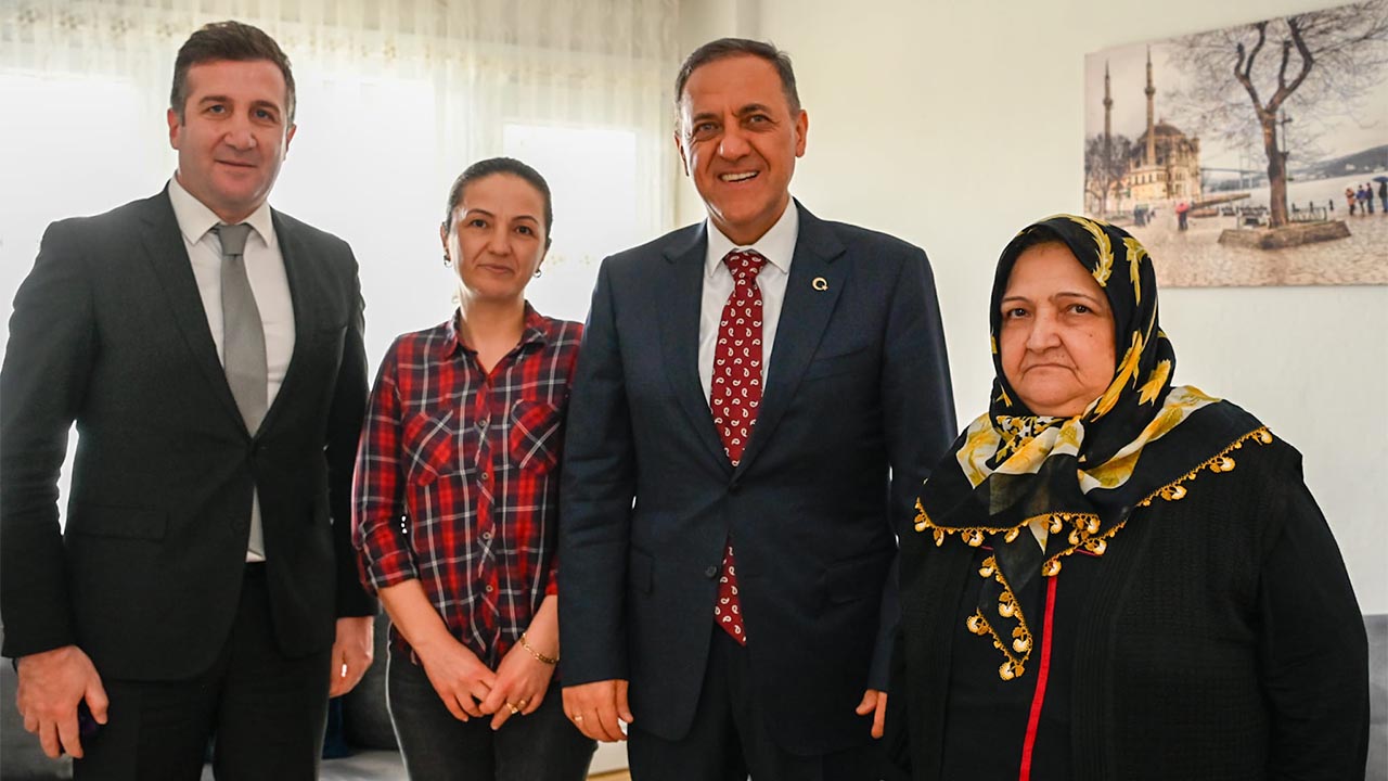 Yalova Aile Sosyal Hizmet Il Muduru Vali Sehit Aile Ziyaret (2)