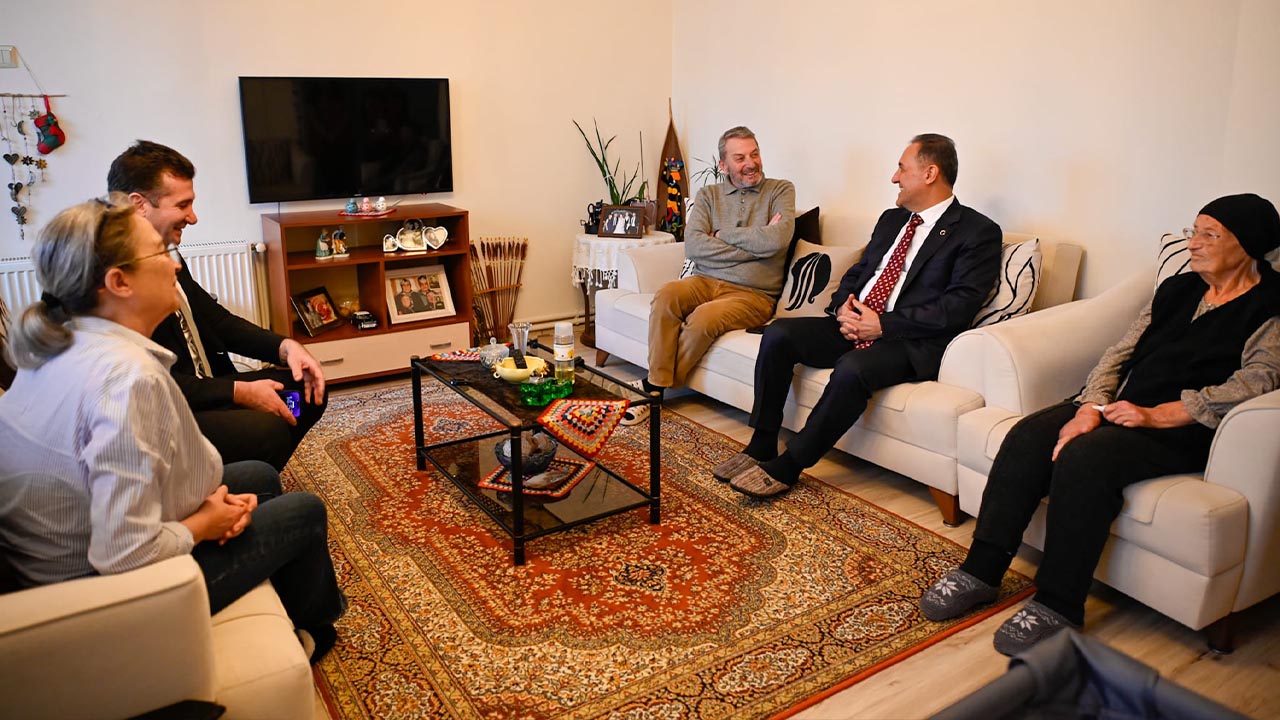 Yalova Aile Sosyal Hizmet Il Muduru Vali Sehit Aile Ziyaret (4)