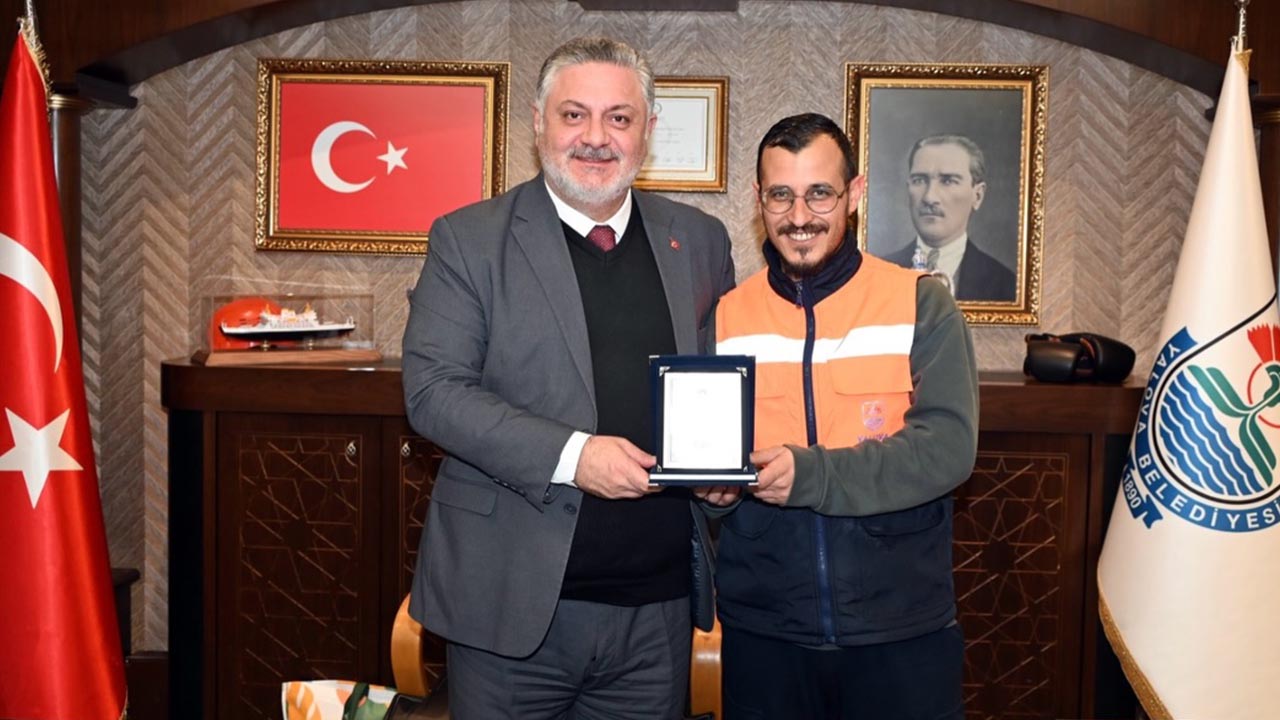 Yalova Belediye Baskan Temizlik Personel Basari Plaket (1)