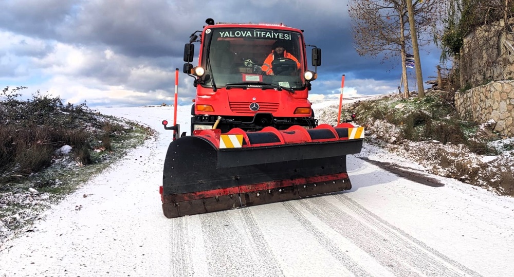 Yalova Belediye Kar Yol Tuzlama Calisma (4)