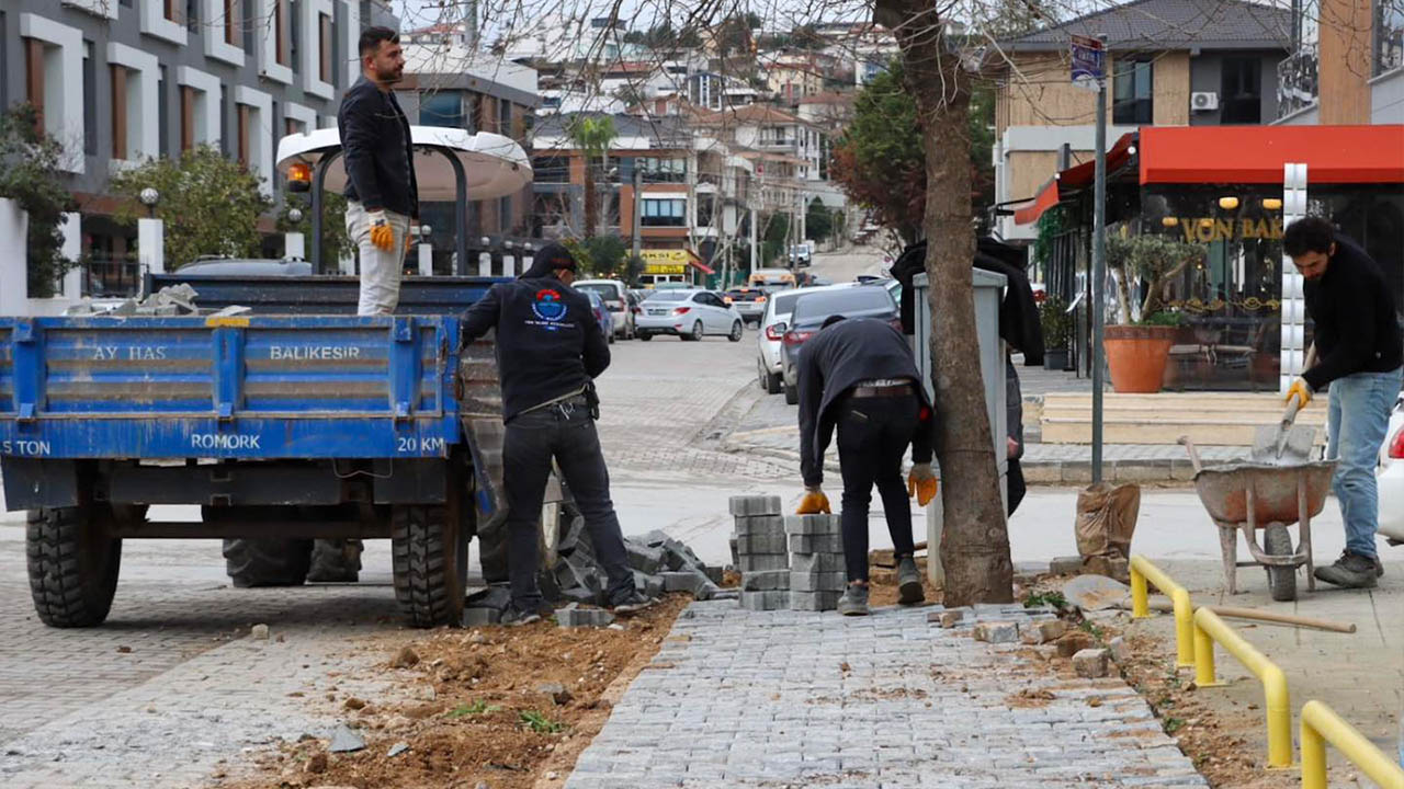 Yalova Beledi̇yesi̇ Eki̇pleri̇ Sahada Çalişmalarini Sürdürüyor Haber (2)