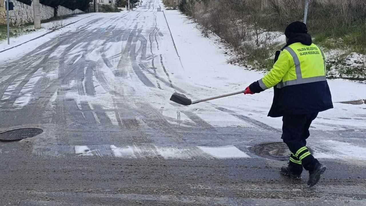 Yalova Belediyesi Kar Yagis Kar Kureme Tuzlama Calisma (3)
