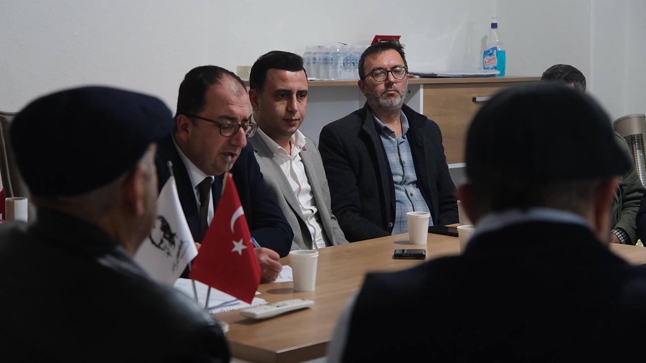 Yalova Ciftlikkoy Taskopru Chp Ilce Baskan Heyet Orgut Gorusme (4)