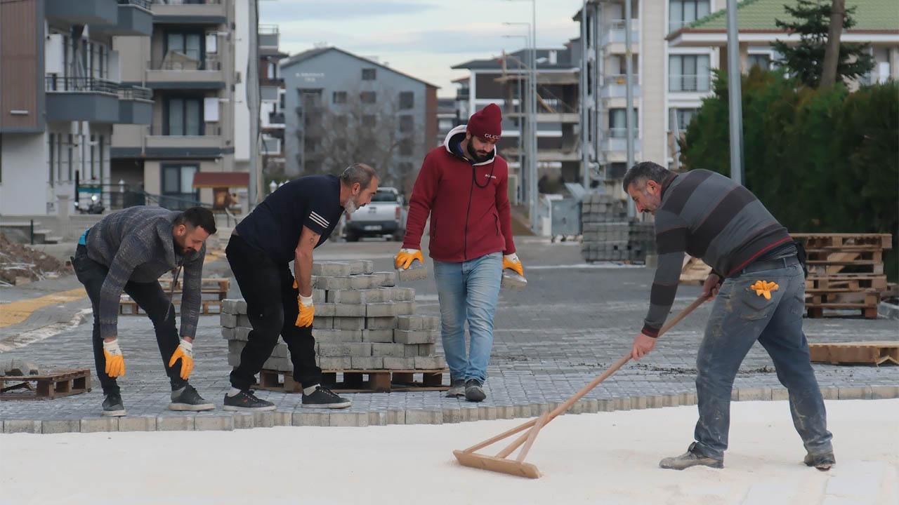 Yalova Ciftlikkoy Yol Kaldirim Mehmet Akif Mahalle Calisma (1)