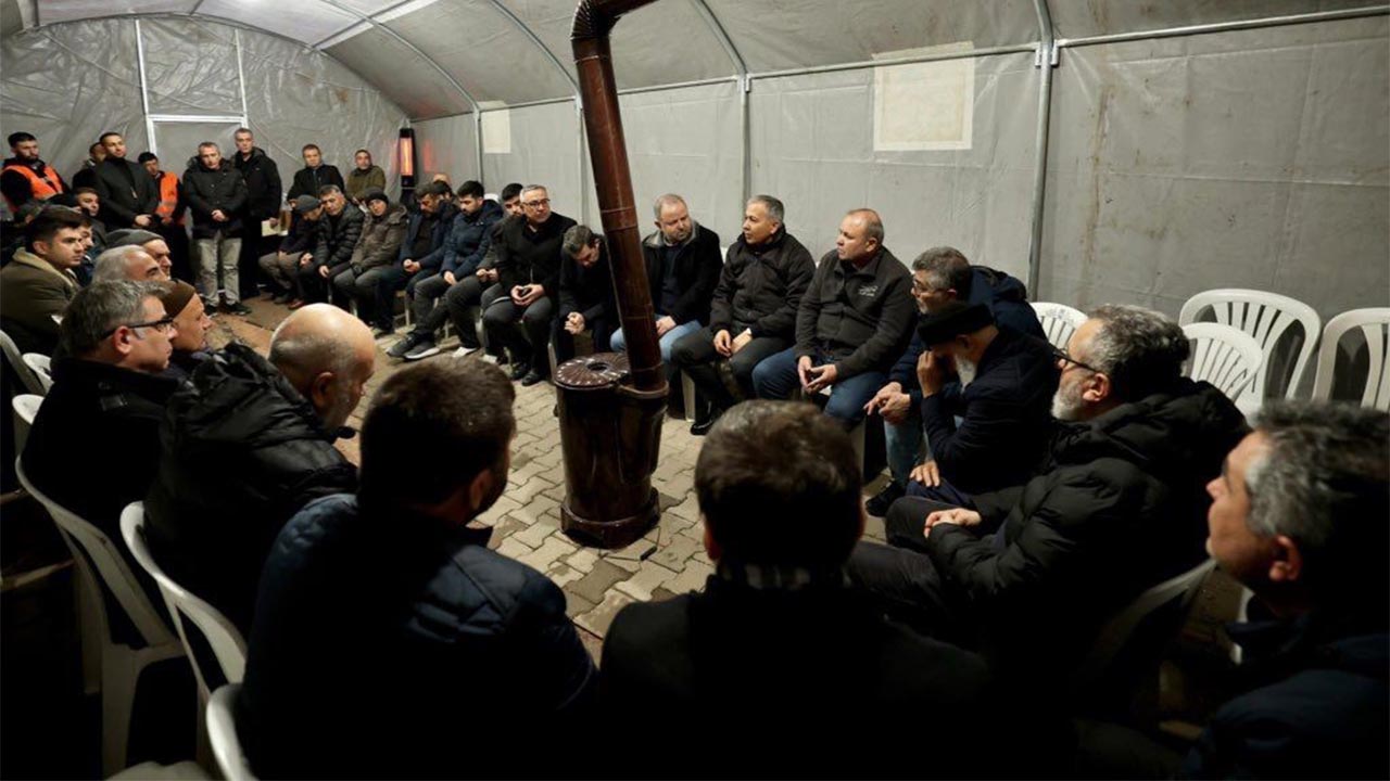 Yalova Deas Saldiri Ankara Sehit Polis Aile Icisleri Bakan Ziyaret (1)