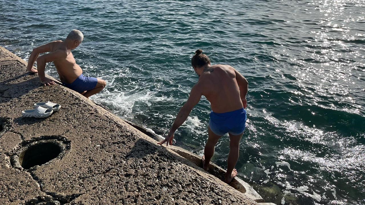 Yalova Istanbul Kadikoy Sehitler Deniz Anma Dalga Lodos Kapilma Yarali (2)