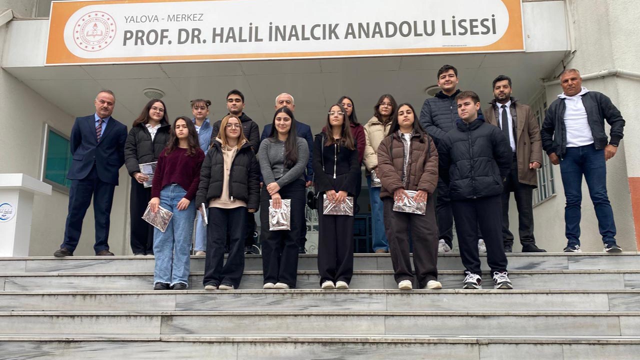 Yalova Prof. Dr. Halil İnalcık Anadolu Lisesi’nde Karne Sevinci