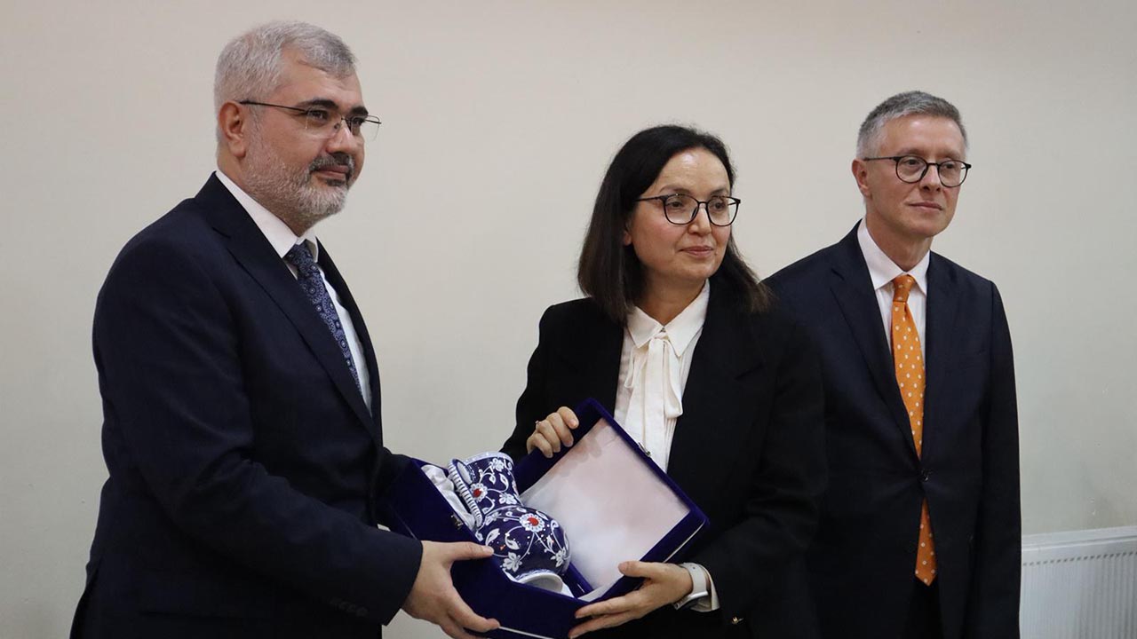 Yalova Vali Hulya Kaya Veda Program (2)