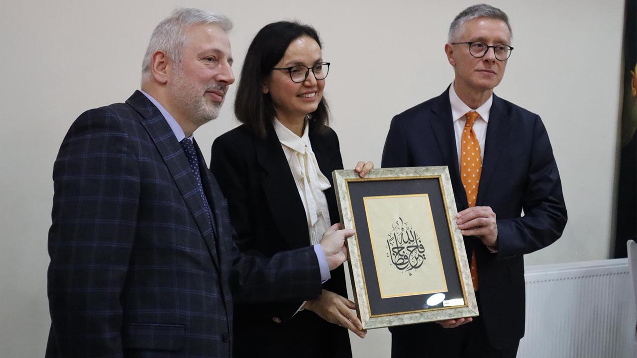 Yalova Vali Hulya Kaya Veda Program (3)