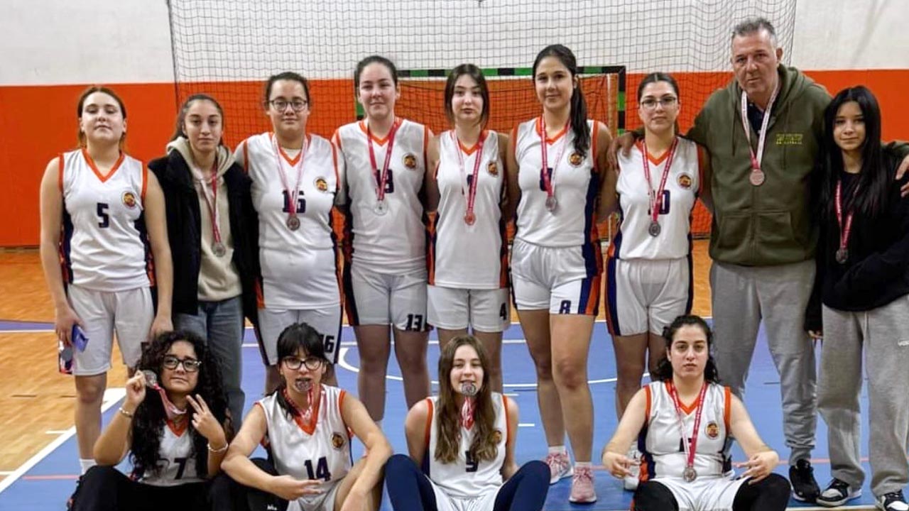 Yalova Vi̇p’in Altyapısından Çifte Başarı (2)