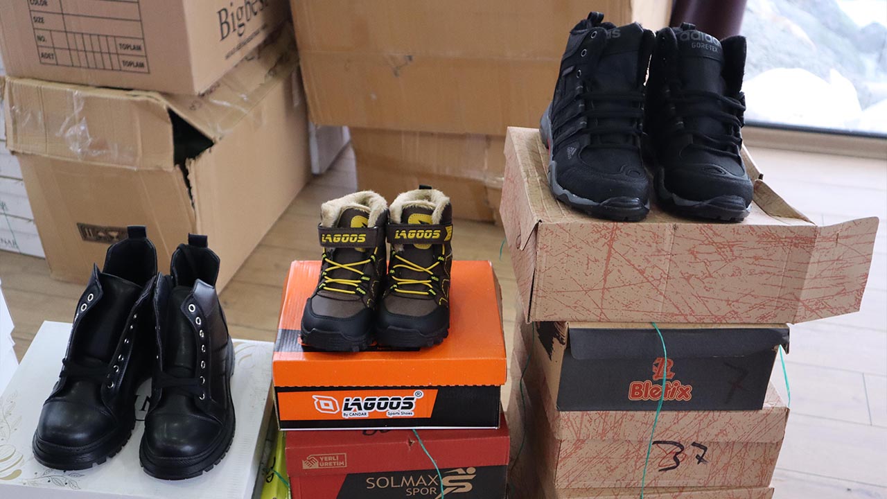 Yalova’da 400 Ayakkabı Çocukların Yüzünü Güldürdü (2)