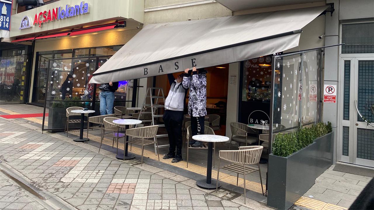 Yalova’da Fırtına Hayatı Olumsuz Etkiledi (1)