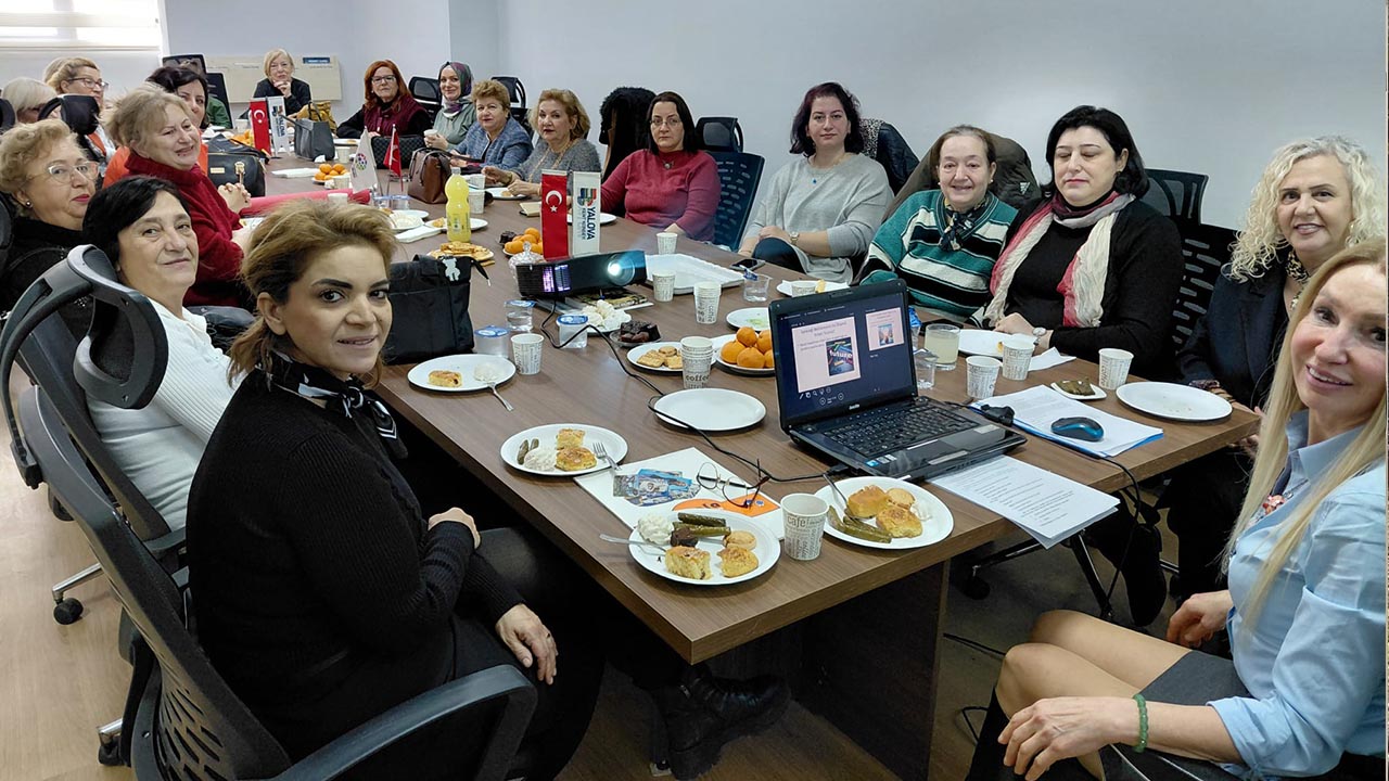 ‘Yarın Bugünden Başlar’ Seminerine Yoğun Ilgi (2)