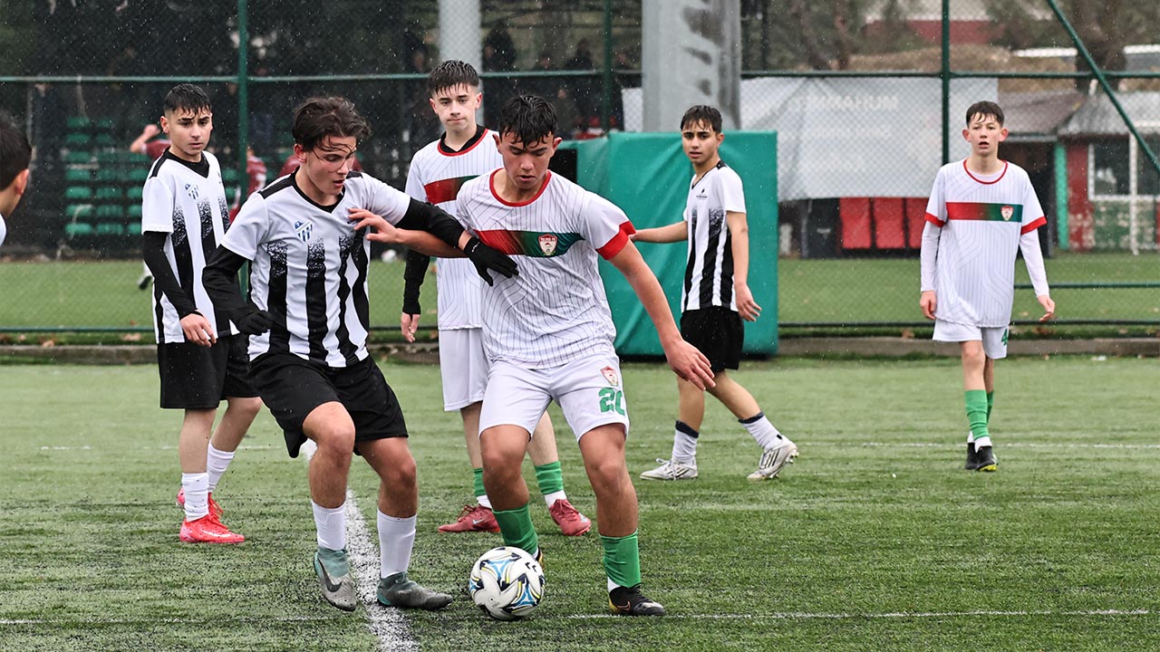 Berkay, Mert Ve Denizhan Yalova Fk’yı Sırtladı (1)