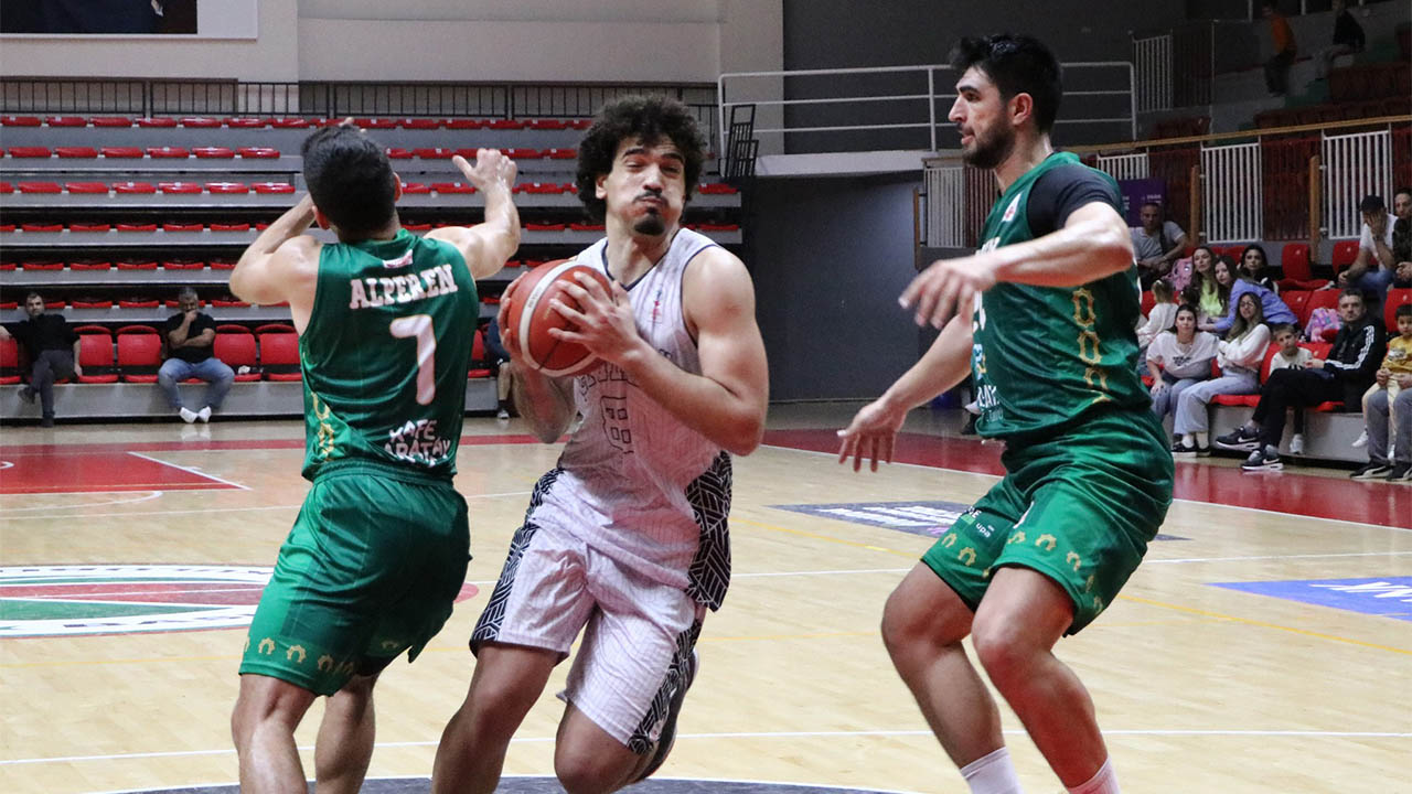 Çiftlikköy’ün Dev Adamları En Kritik Maçına Çıkıyor (2)