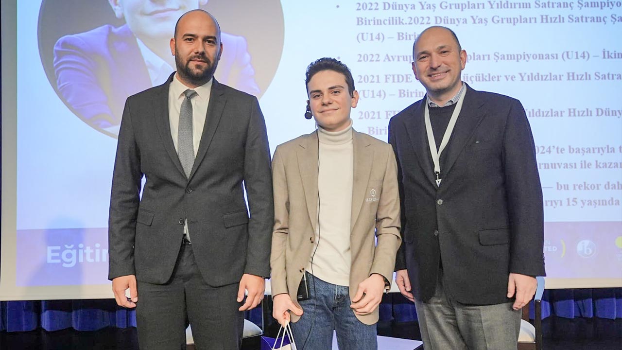 Erkan Şat, 35. Beyaz Fil Uluslararası Satranç Turnuvasının Açılışına Katıldı (1)