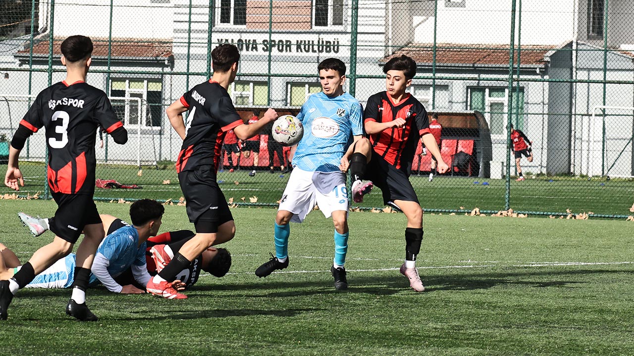 Gençler Uşak’ı Elinden Kaçırdı (4)