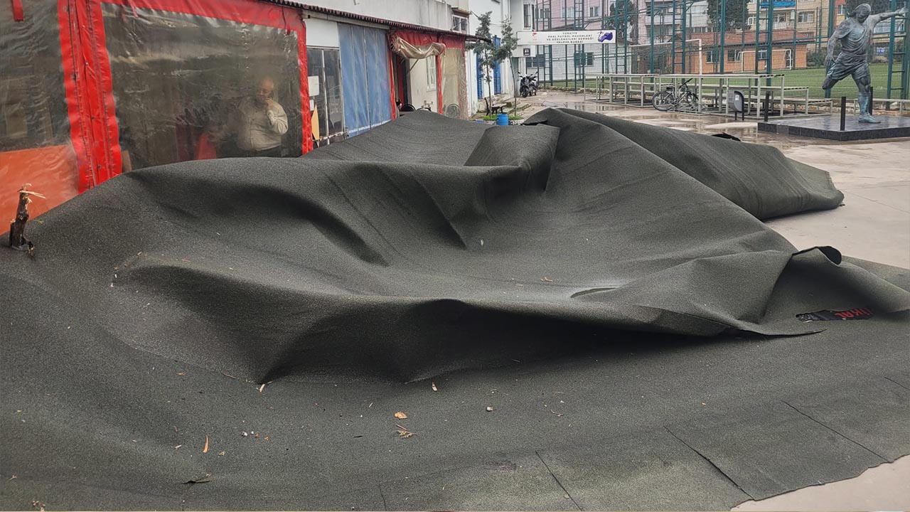 Şiddetli Fırtına Tuğrul Şener Tesislerini De Vurdu (1)