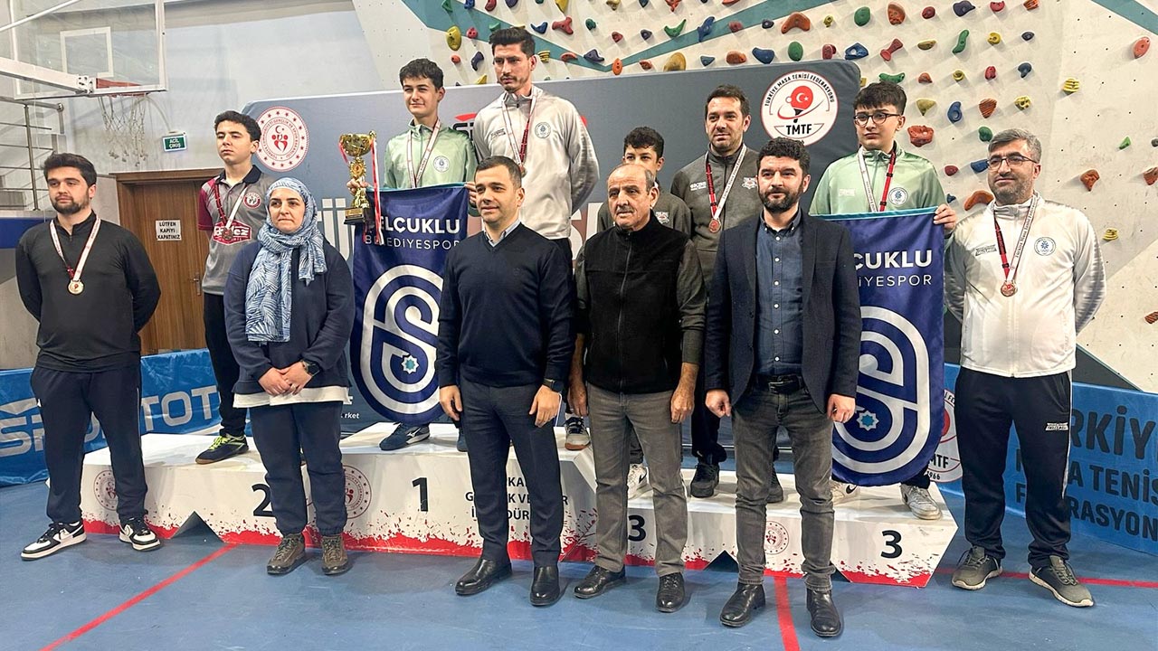 Yalova Beledi̇yespor’dan Masa Teni̇si̇nde Çi̇fte Gurur (2)