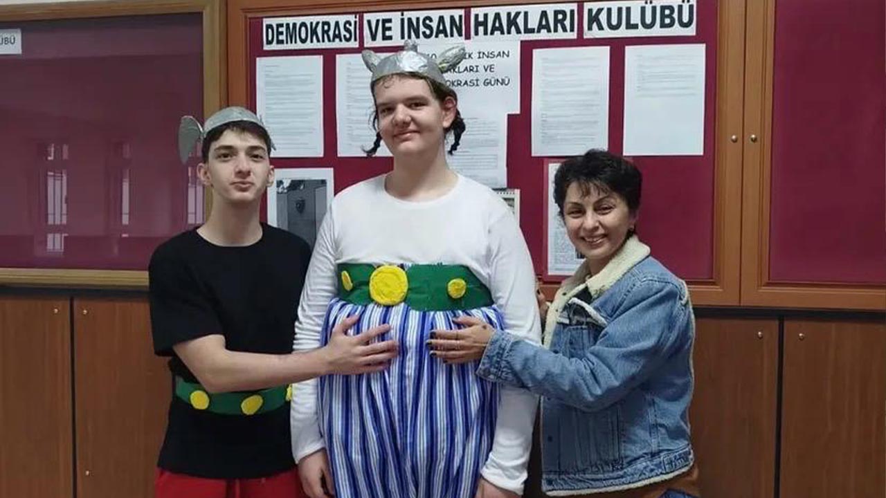 Gençlerden Örnek Davranış Kütüphaneye Destek (2)