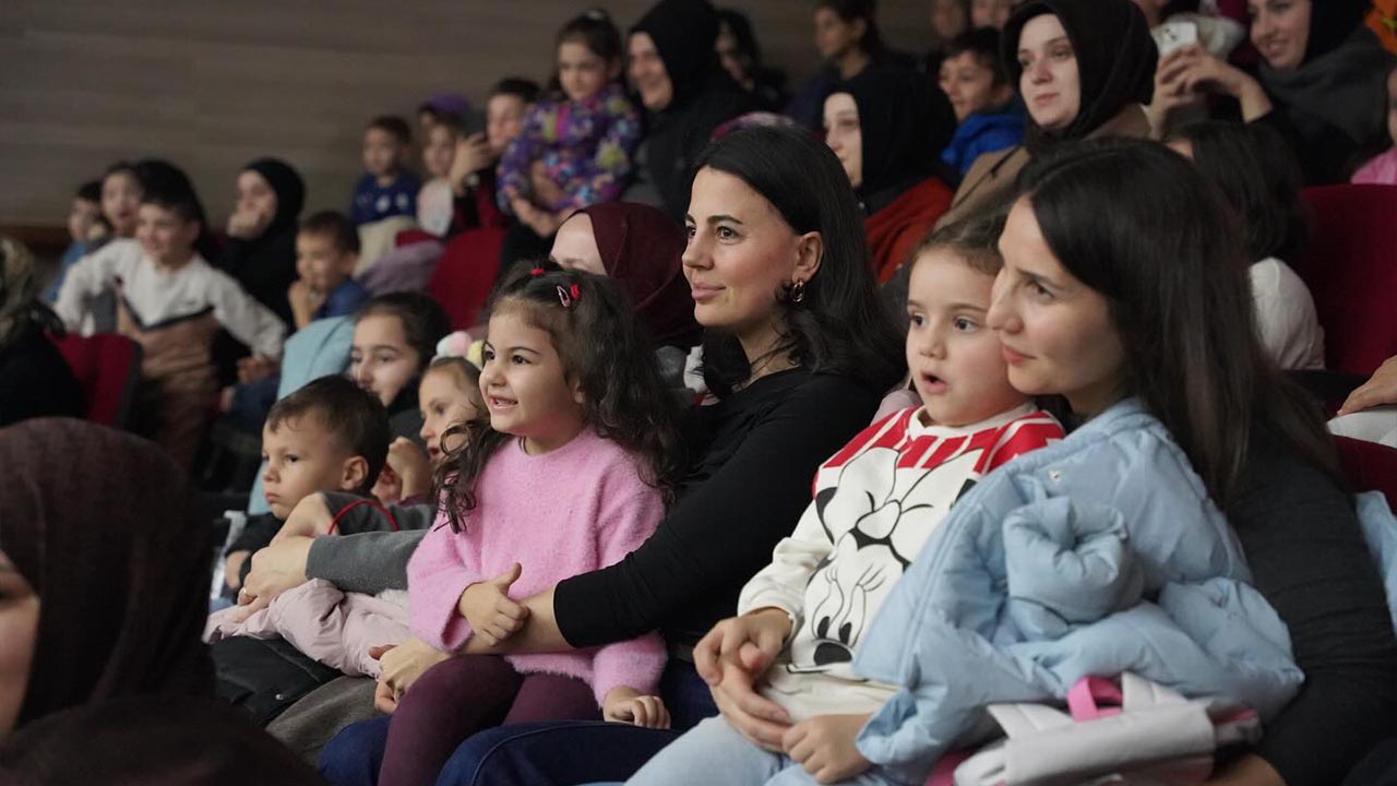 Kırmızı Başlıklı Kız Çocuklarla Buluştu (3)