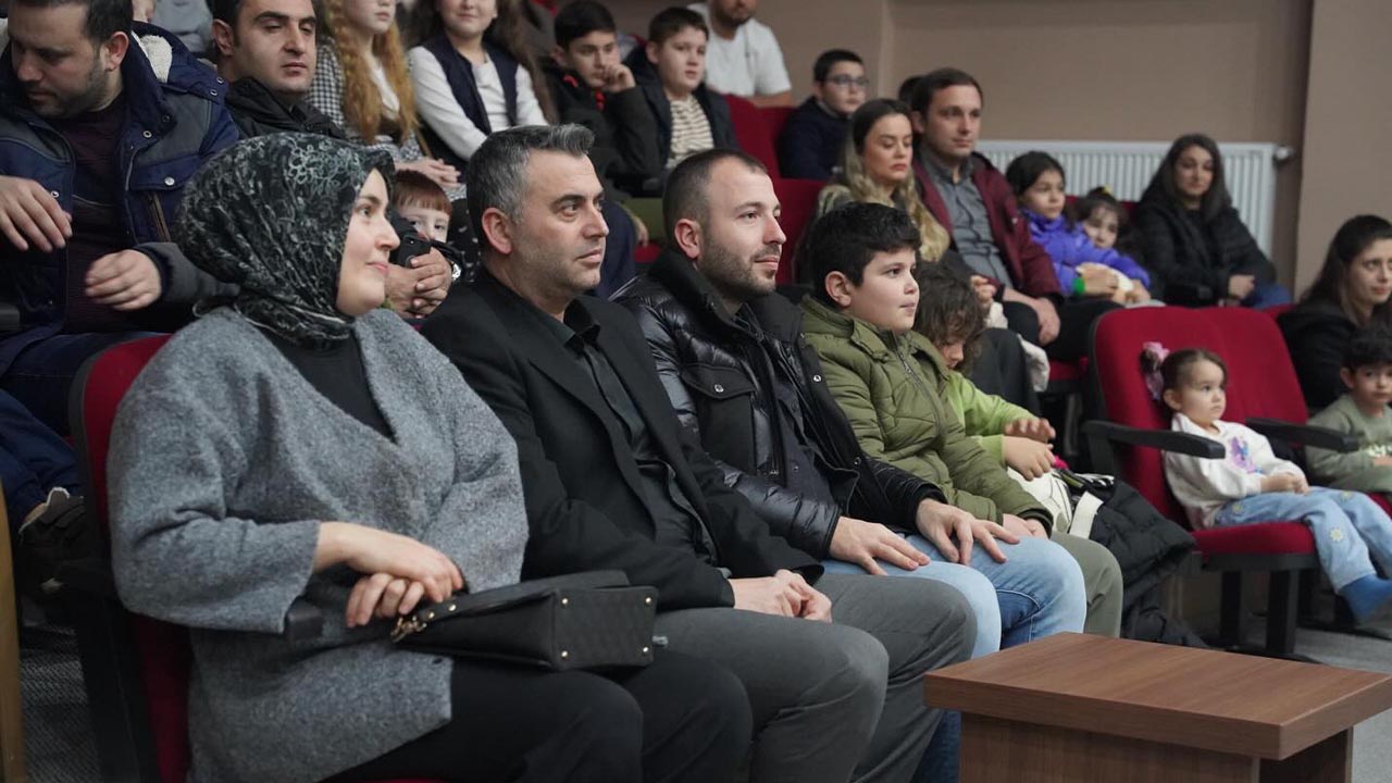 Kırmızı Başlıklı Kız Çocuklarla Buluştu (4)